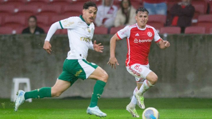 Maurício estava no Inter até se transferir para o Verdão Maurício estava no Inter até se transferir para o Verdão