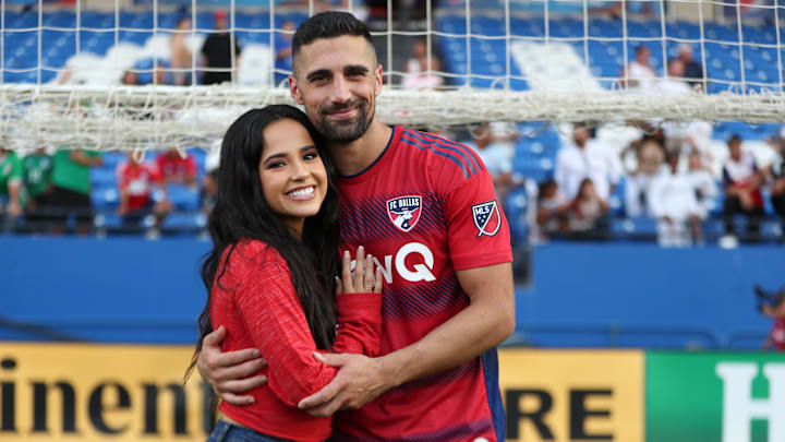 Sebastián Lletget y Becky G se comprometieron en 2022 y mostraron su felicidad en Instagram