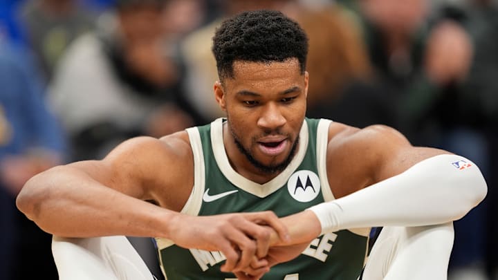 Detroit Pistons v Milwaukee Bucks Detroit Pistons v Milwaukee Bucks