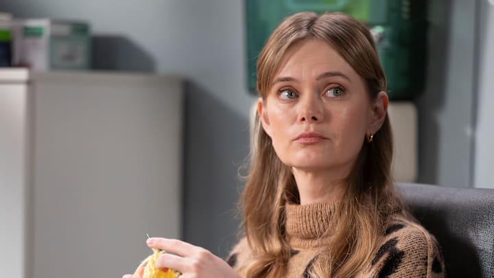 GREY’S ANATOMY - “(If You Want It) Do It Yourself” - ABC. SARA PAXTON