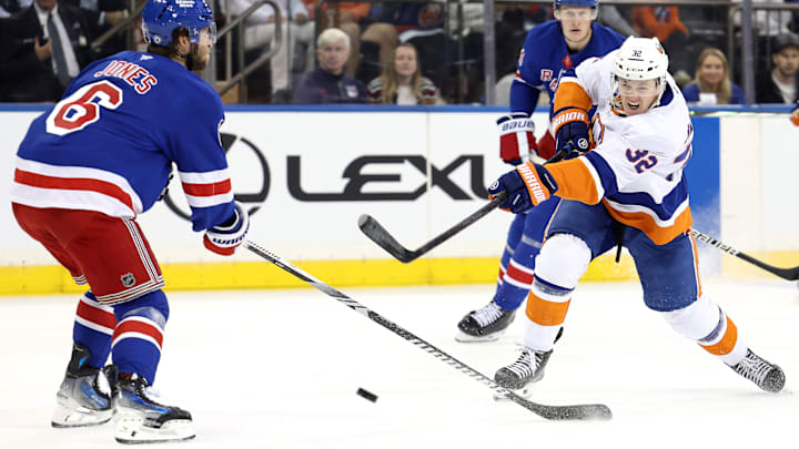 New York Islanders v New York Rangers