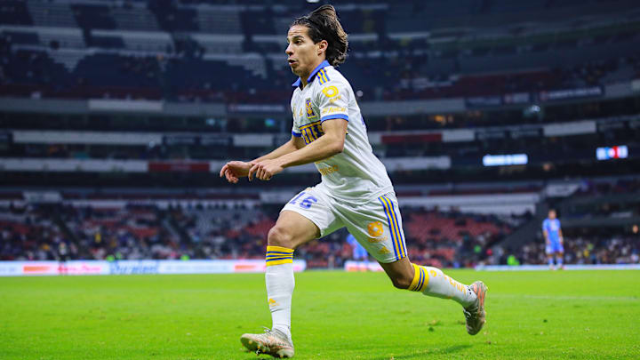 Diego Lainez debuts for Tigres. 