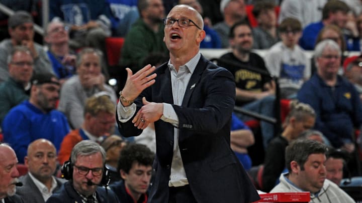 Connecticut Huskies head coach Dan Hurley