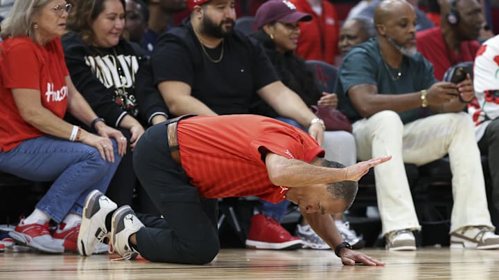 Houston Cougars head coach Kelvin Sampson reacts after a play during the second half against the Auburn Tigers at Toyota Center.