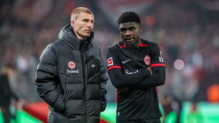 Junior Dina Ebimbe verabschiedet sich von SGE-Kollege Rasmus Kristensen