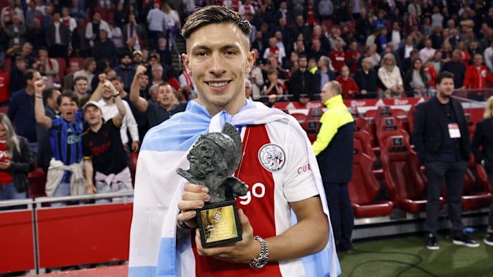 Martinez is now a Man Utd player Martinez is now a Man Utd player