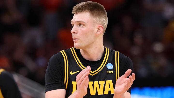 Iowa Hawkeyes guard Bennett Stirtz Iowa Hawkeyes guard Bennett Stirtz