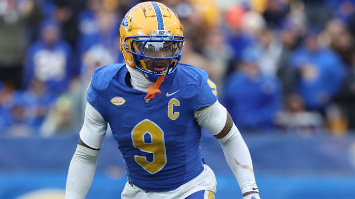 Nov 29, 2025; Pittsburgh, Pennsylvania, USA; Pittsburgh Panthers linebacker Kyle Louis (9) in pass action against the Miami Hurricanes during the third quarter at Acrisure Stadium. 