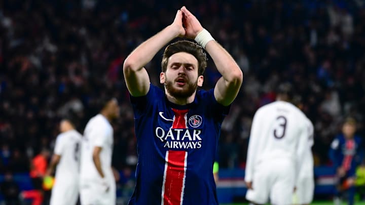 Khvicha Kvaratskhelia scored the winner as PSG take a one goal lead to England.