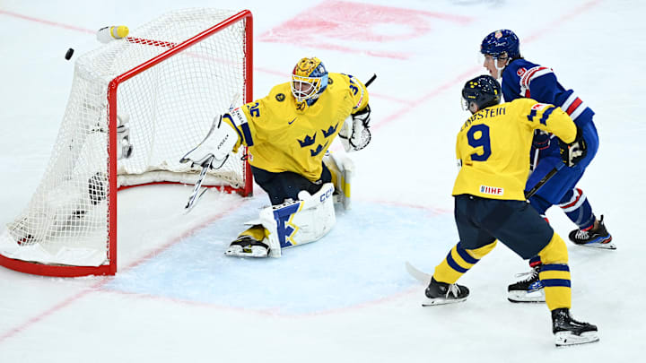IHOCKEY-JUNIOR-USA-SWE