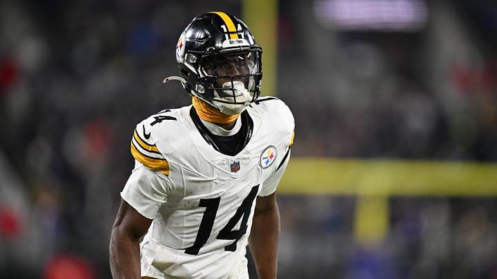 Jan 11, 2025; Baltimore, Maryland, USA; Pittsburgh Steelers wide receiver George Pickens (14) looks on in the third quarter against the Baltimore Ravens in an AFC wild card game at M&T Bank Stadium. Mandatory Credit: Tommy Gilligan-Imagn Images Jan 11, 2025; Baltimore, Maryland, USA; Pittsburgh Steelers wide receiver George Pickens (14) looks on in the third quarter against the Baltimore Ravens in an AFC wild card game at M&T Bank Stadium. Mandatory Credit: Tommy Gilligan-Imagn Images