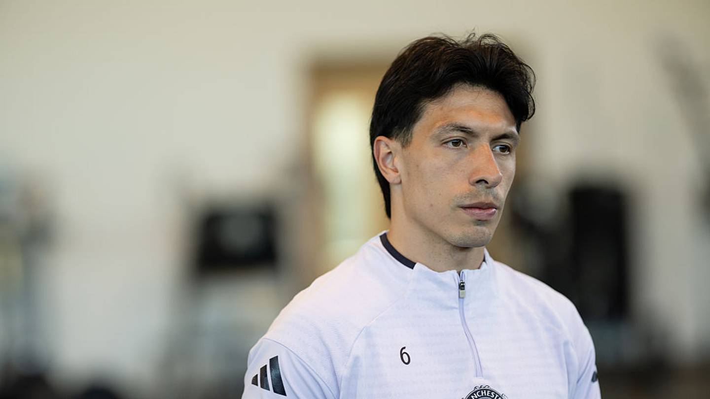 Man Utd XI vs. Sunderland: Suspended Defender Returns—Injury News, Predicted Lineup