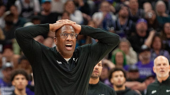Apr 12, 2024; Sacramento, California, USA; Sacramento Kings head coach Mike Brown reacts to a call during the fourth quarter at Golden 1 Center. Mandatory Credit: Ed Szczepanski-Imagn Images Apr 12, 2024; Sacramento, California, USA; Sacramento Kings head coach Mike Brown reacts to a call during the fourth quarter at Golden 1 Center. Mandatory Credit: Ed Szczepanski-Imagn Images