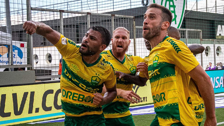 Ronald marcou o gol da primeira vitória do Cuiabá no Brasileirão 2023.