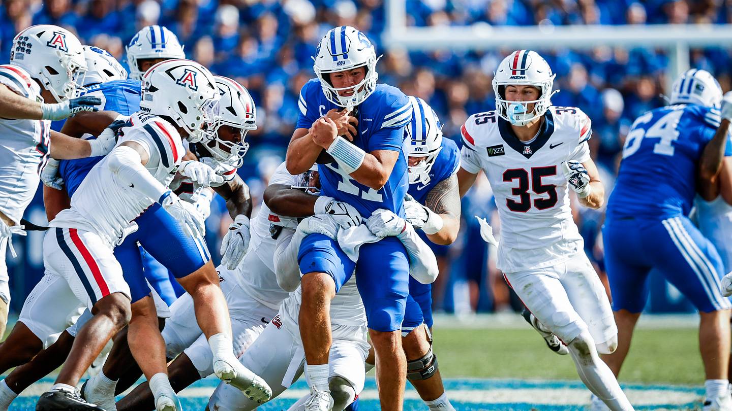 Kalani Sitake Apologized to Players for Kneeling on the Final Drive