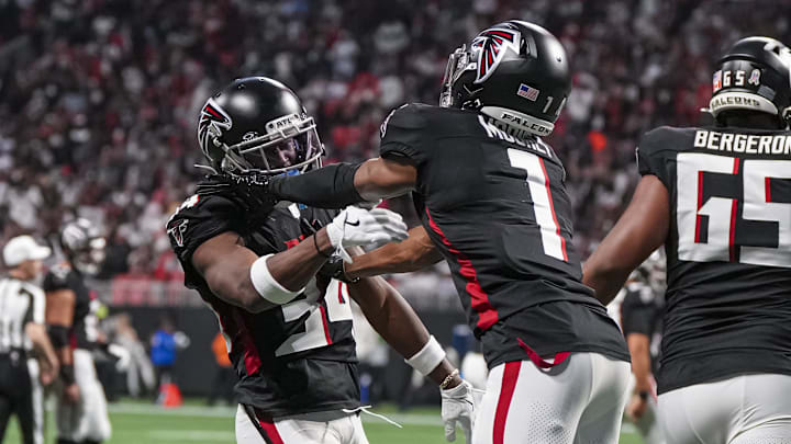 Atlanta Falcons wide receiver Darnell Mooney, who wasn't on the injury report Wednesday, was limited in Thursday's practice. Atlanta Falcons wide receiver Darnell Mooney, who wasn't on the injury report Wednesday, was limited in Thursday's practice.