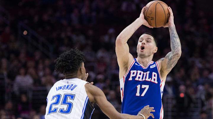 Mar 5, 2019; Philadelphia, PA, USA; Philadelphia 76ers guard JJ Redick (17) looks for an opening Mar 5, 2019; Philadelphia, PA, USA; Philadelphia 76ers guard JJ Redick (17) looks for an opening