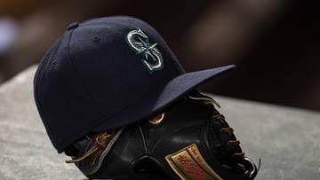 Mariners Sign Pitcher Randy Dobnak for Offseason Boost