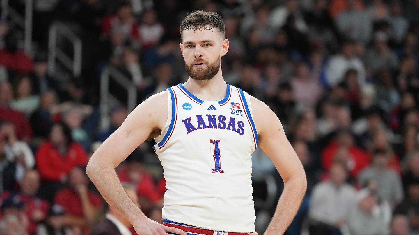 Hunter Dickinson Advocates Multi-Year Contracts in NIL Era