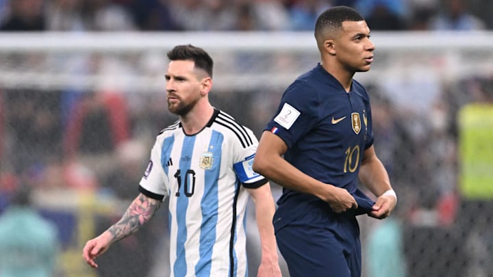 Lionel Messi et Kylian Mbappé se sont affrontés. Lionel Messi et Kylian Mbappé se sont affrontés.