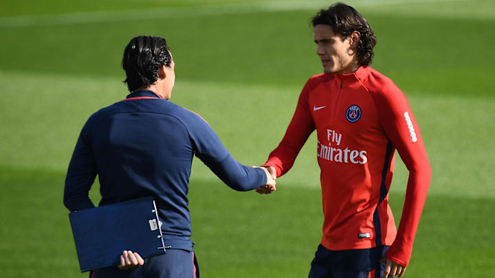 Cavani pode reencontrar Unai Emery, ex-PSG, no Villarreal, diz jornal.