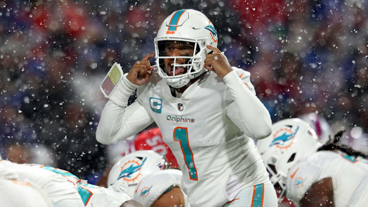 Miami Dolphins v Buffalo Bills