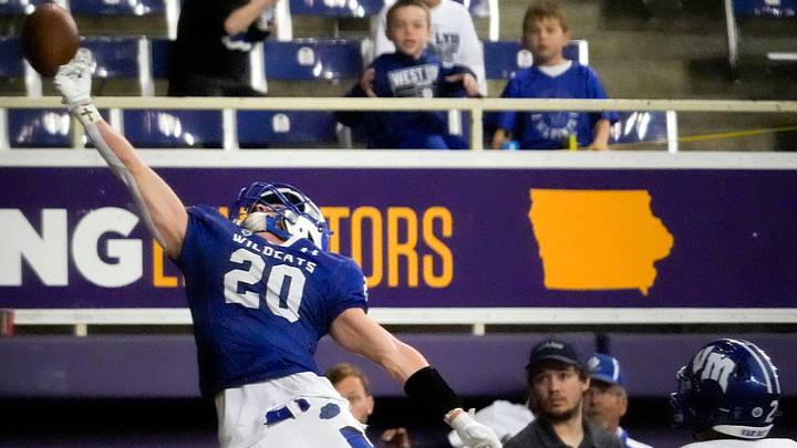 West Lyon's Jorden Meyer is one of the top returning wide receivers in Class 2A in Iowa high school football. West Lyon's Jorden Meyer is one of the top returning wide receivers in Class 2A in Iowa high school football.