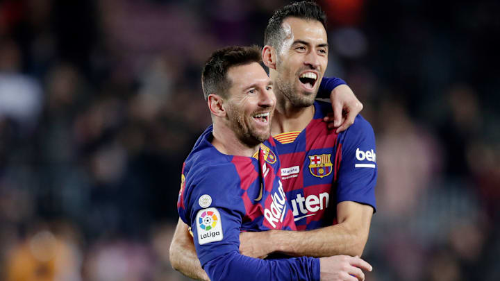 Sergio Busquets pode superar Iniesta em ranking histórico do Barcelona. Saiba qual. 