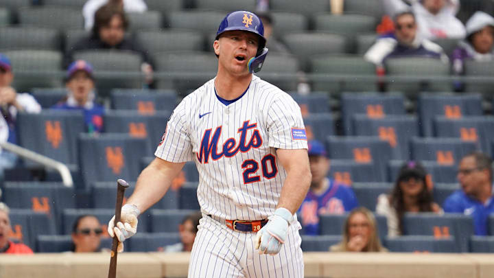 May 28, 2025; New York, New York, USA; New York Mets first baseman Pete Alonso (20) reacts after being hit by a pitch during the first inning against the Chicago White Sox at Citi Field. Mandatory Credit: Lucas Boland-Imagn Images May 28, 2025; New York, New York, USA; New York Mets first baseman Pete Alonso (20) reacts after being hit by a pitch during the first inning against the Chicago White Sox at Citi Field. Mandatory Credit: Lucas Boland-Imagn Images