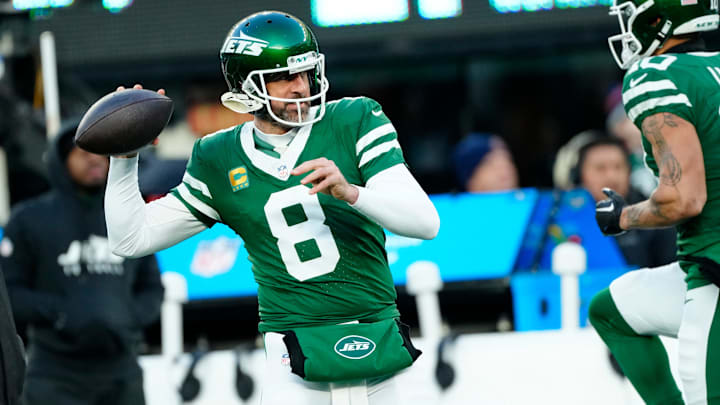 New York Jets quarterback Aaron Rodgers (8) warms up before the game, Sunday January 5, 2025, in East Rutherford. New York Jets quarterback Aaron Rodgers (8) warms up before the game, Sunday January 5, 2025, in East Rutherford.