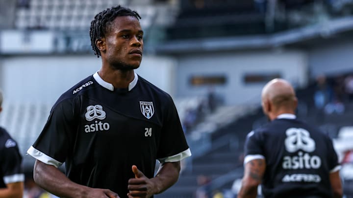 Abed Nankishi bei Heracles Almelo. In der kommenden Saiso trägt er das VfB-Trikot