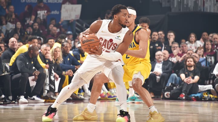 Mitchell had 33 points to open the Cavs' second-round series against the Pacers