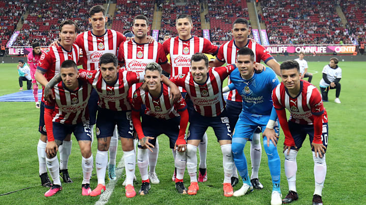 La alineación titular que presentaron las Chivas en la victoria sobre Santos Laguna.