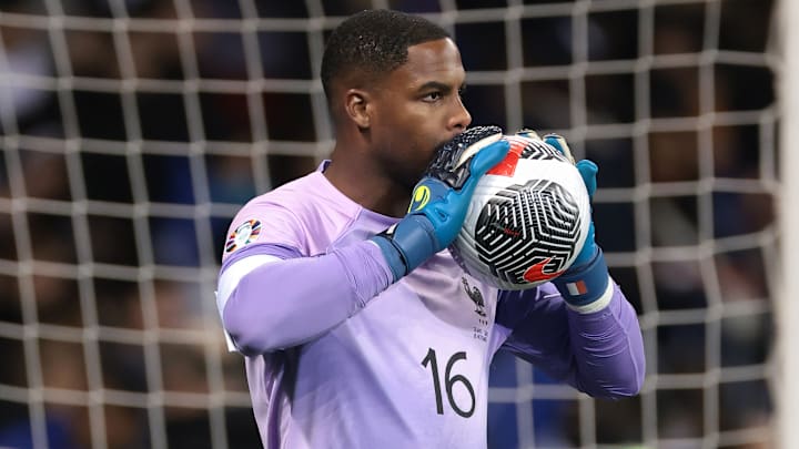 Mike Maignan devrait être le portier numéro 1 des Bleus à l'Euro.