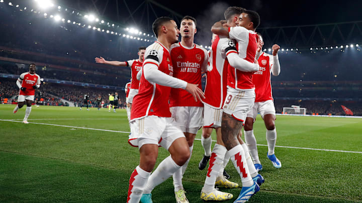 Arsenal battered Lens to finish top of Group B