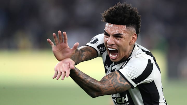 Igor Jesus vive grande fase com a camisa alvinegra