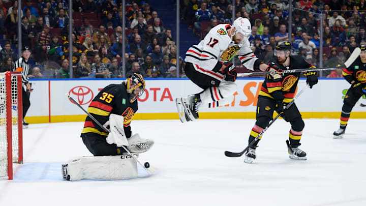 Chicago Blackhawks v Vancouver Canucks