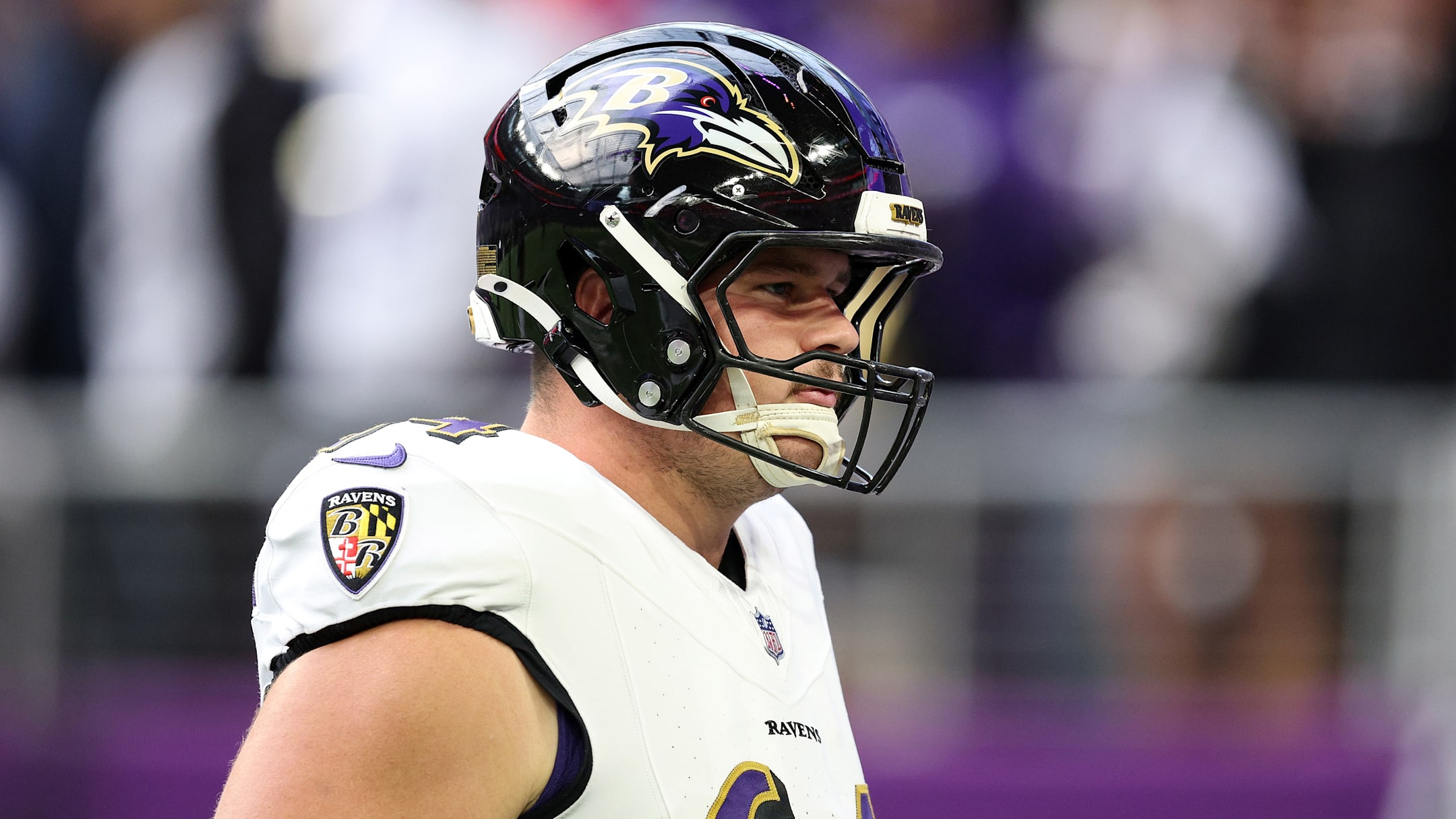 Raiders should write a blank check to pry star free agent from AFC foe