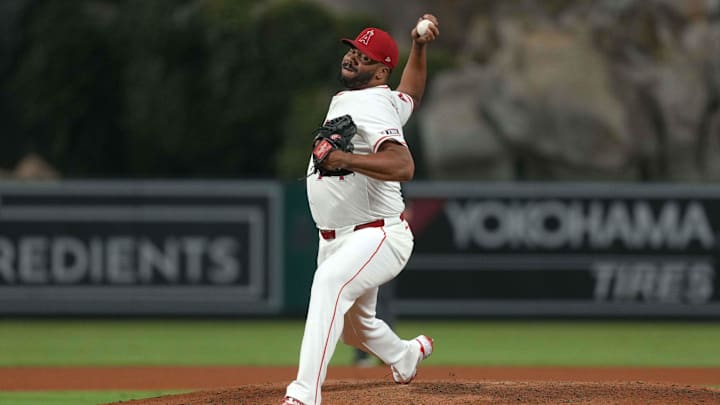 Aug 12, 2025; Anaheim, California, USA; Los Angeles Angels relief pitcher Kenley Jansen (74) throws against the Los Angeles Dodgers in the ninth inning at Angel Stadium. Mandatory Credit: Kirby Lee-Imagn Images Aug 12, 2025; Anaheim, California, USA; Los Angeles Angels relief pitcher Kenley Jansen (74) throws against the Los Angeles Dodgers in the ninth inning at Angel Stadium. Mandatory Credit: Kirby Lee-Imagn Images