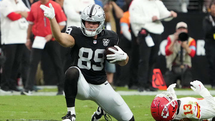 Brock Bowers is in a great spot to rack up receptions against the Chiefs on Black Friday.