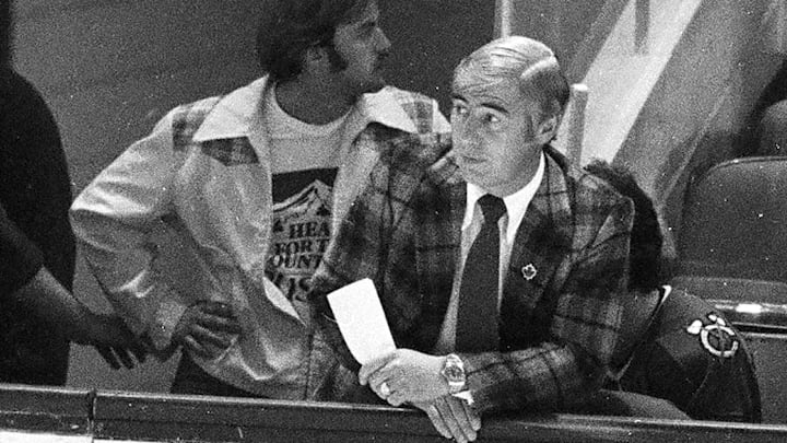 Chicago Black Hawks v Boston Bruins