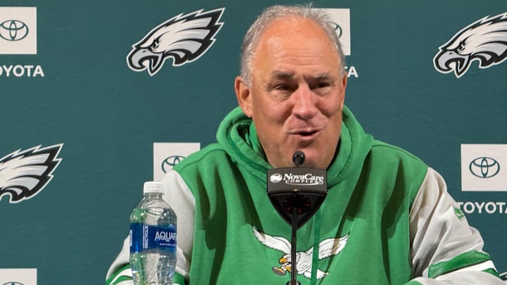 Eagles defensive coordinator Vic Fangio Eagles defensive coordinator Vic Fangio