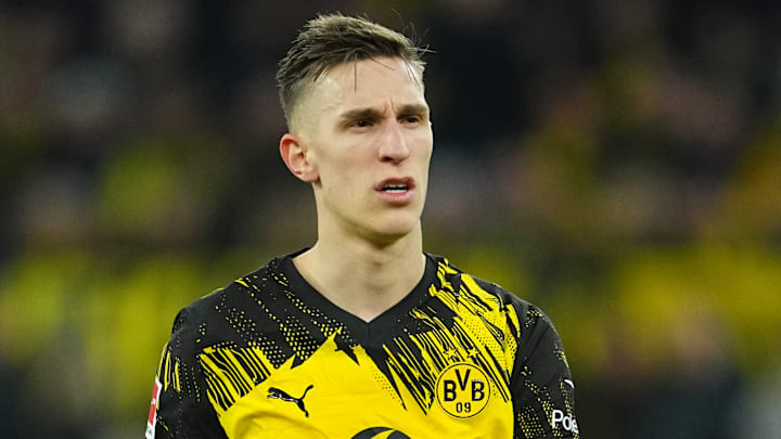 Nico Schlotterbeck ainda não decidiu seu futuro no mercado da bola