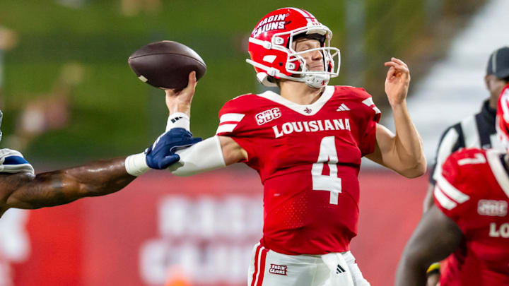 Cajuns quarterback Walker Howard 4, Louisianas Ragin Cajuns take on Rice. Saturday, Aug. 30, 2025.