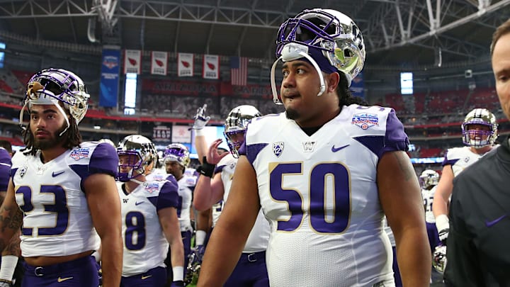 Huskies defensive tackle Vita Vea (50) got ready to face the Penn State Nittany Lions in the 2017 Fiesta Bowl.