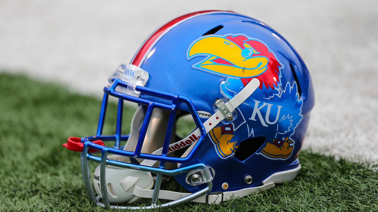 Kansas Football Lands Commitment from Talented 2027 Four-Star TE Mason Oglesby