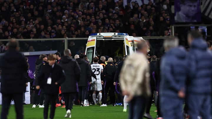 Beim Duell mit Inter Mailand ist Fiorentina-Profi Edoardo Bove zusammengebrochen. Er hatte wohl aber noch einmal Glück im Unglück.