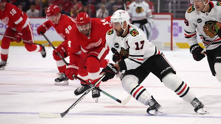 Chicago Blackhawks v Detroit Red Wings