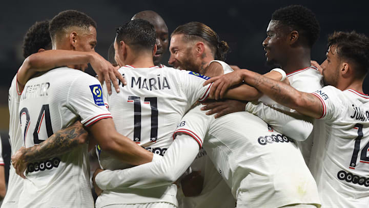 Le Paris Saint-Germain s'impose assez facilement contre Angers (3-0) et pourrait être champion de France ce week-end Le Paris Saint-Germain s'impose assez facilement contre Angers (3-0) et pourrait être champion de France ce week-end