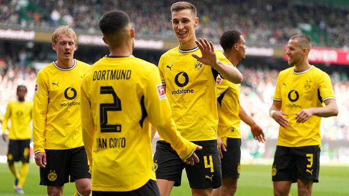SV Werder Bremen v Borussia Dortmund - Bundesliga
